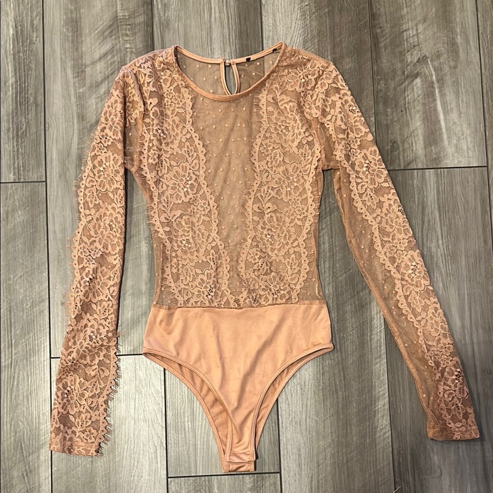 Lace Long Sleeve Bodysuit in Peach